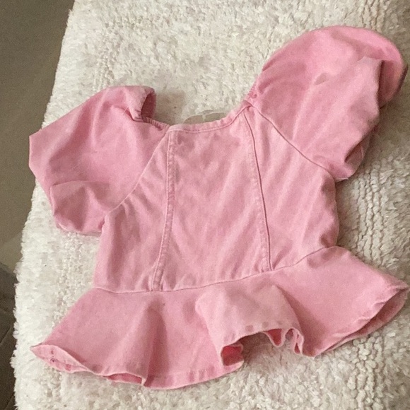 NWT H&M Pink Denim Look Peplum Bouse Size 2T - Picture 2 of 5